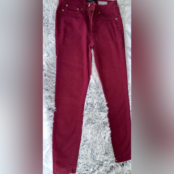 Aeropostale high waisted/rise jeggings. Size 2 regular - Picture 1 of 3